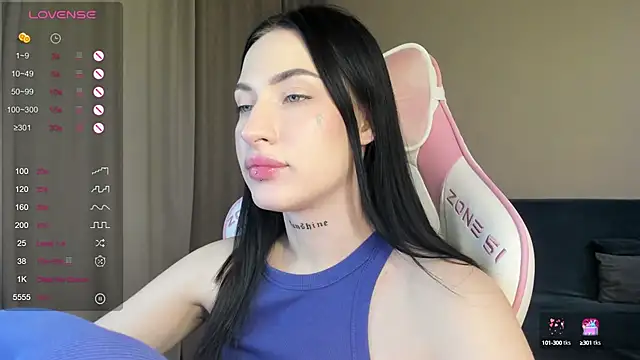 JenniferQueen11 online show from 12.14.24