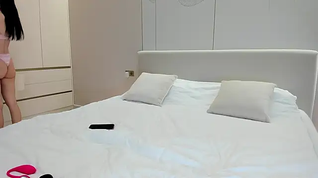 JenniferQueen11 online show from 11.14.25