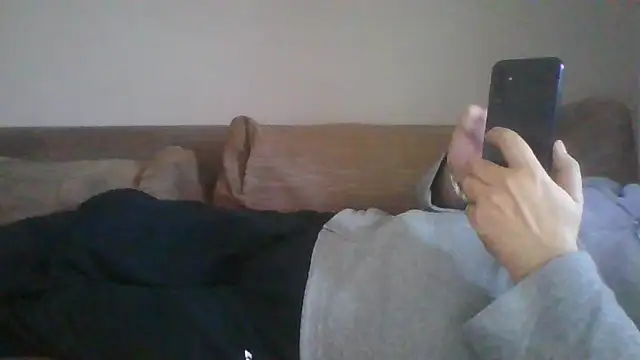 Snapshot of Anderrust chatting on 11.08.25 Anderrust online show from 11.08.25