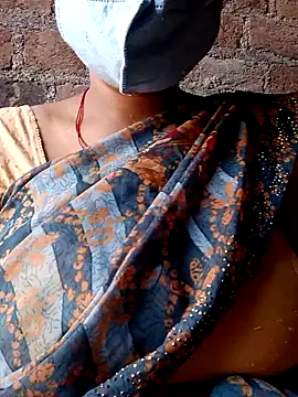 Snapshot of Lattika-Bhabhi chatting on 02.27.25 Lattika-Bhabhi online show from 02.27.25