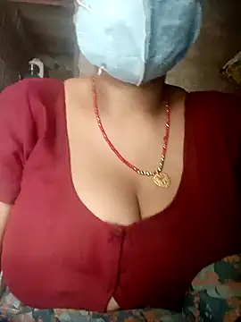 Snapshot of Lattika-Bhabhi chatting on 09.10.25 Lattika-Bhabhi online show from 09.10.25