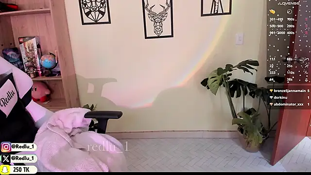 Redlu 1 online show from 02.14.25