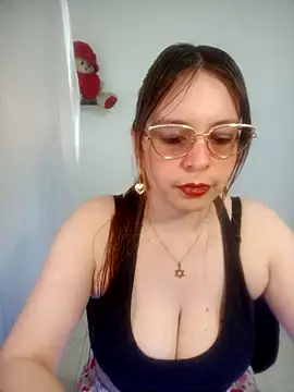 lorenitabella online show from 03.23.26