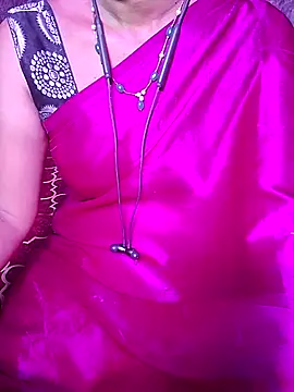 Snapshot of XBHUUME chatting on 10.31.25 XBHUUME online show from 10.31.25