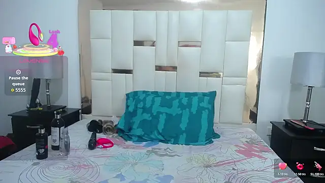 Snapshot of ambercordoba chatting on 10.19.25 ambercordoba online show from 10.19.25