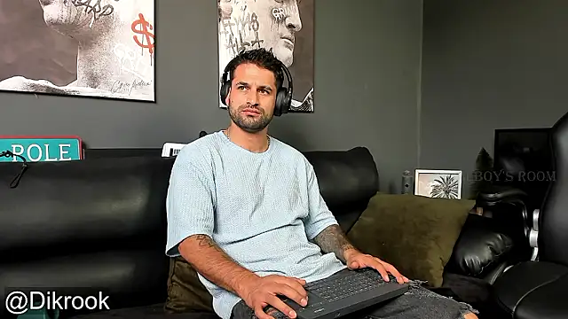 Snapshot of Davevilboy chatting on 12.02.24 Davevilboy online show from 12.02.24