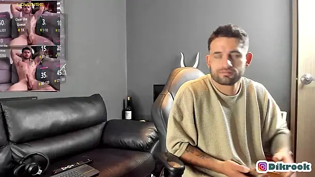 Snapshot of Davevilboy chatting on 03.03.25 Davevilboy online show from 03.03.25