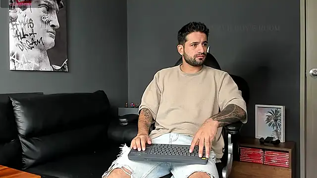 Snapshot of Davevilboy chatting on 03.18.25 Davevilboy online show from 03.18.25