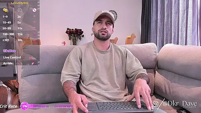 Snapshot of Davevilboy chatting on 10.10.25 Davevilboy online show from 10.10.25