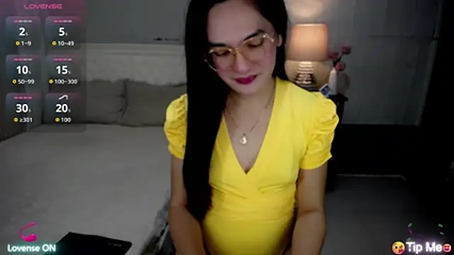 Snapshot of xAsianSweetHeart chatting on 06.14.26 xAsianSweetHeart online show from 06.14.26