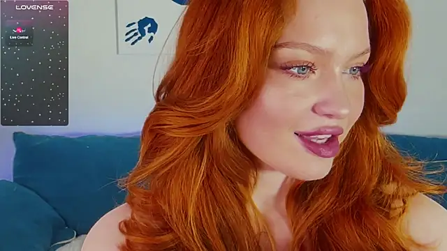 Snapshot of Born_to_Loveee chatting on 12.19.24 Born to Loveee online show from 12.19.24