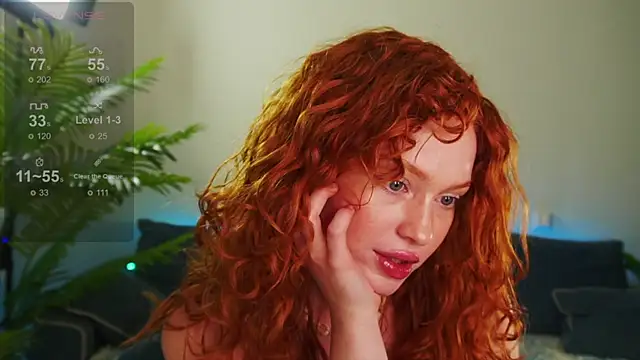 Snapshot of Born_to_Loveee chatting on 11.18.25 Born to Loveee online show from 11.18.25