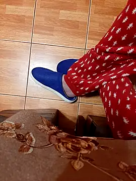 Snapshot of feet_toes chatting on 12.22.25 feet toes online show from 12.22.25