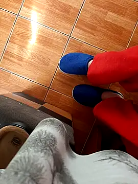 Snapshot of feet_toes chatting on 05.18.26 feet toes online show from 05.18.26