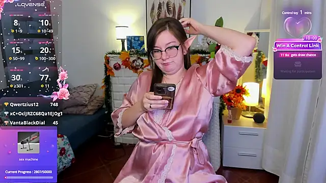 Snapshot of HunnyyLove chatting on 12.05.24 HunnyyLove online show from 12.05.24