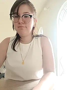 Snapshot of HunnyyLove chatting on 12.30.24 HunnyyLove online show from 12.30.24