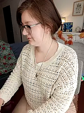 Snapshot of HunnyyLove chatting on 01.22.25 HunnyyLove online show from 01.22.25