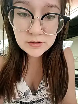 Snapshot of HunnyyLove chatting on 01.25.25 HunnyyLove online show from 01.25.25