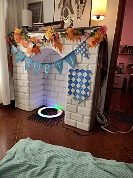 Snapshot of HunnyyLove chatting on 09.20.25 HunnyyLove online show from 09.20.25