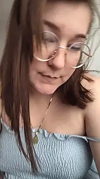 Snapshot of HunnyyLove chatting on 10.07.25 HunnyyLove online show from 10.07.25