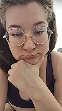 Snapshot of HunnyyLove chatting on 12.01.25 HunnyyLove online show from 12.01.25