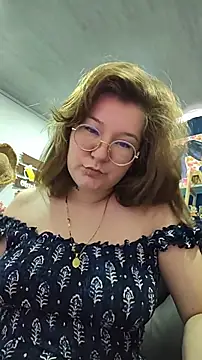 Snapshot of HunnyyLove chatting on 01.19.26 HunnyyLove online show from 01.19.26