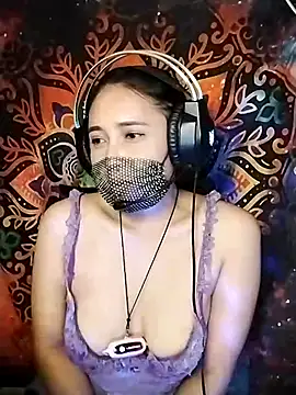 Snapshot of _Shimmerlyn_ chatting on 03.11.25 Shimmerlyn online show from 03.11.25