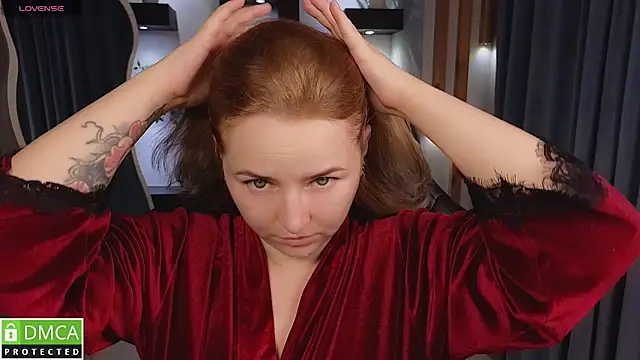 Snapshot of Mira_Mermayd chatting on 11.20.25 Mira Mermayd online show from 11.20.25