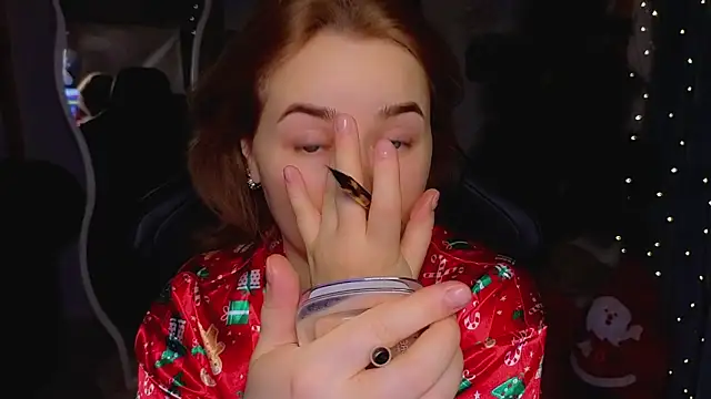 Snapshot of Mira_Mermayd chatting on 12.05.25 Mira Mermayd online show from 12.05.25