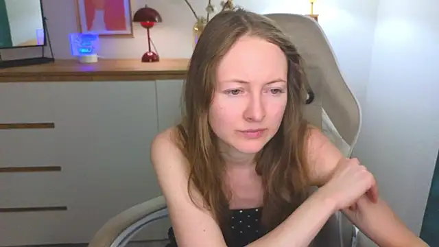 Snapshot of freya_nilsson chatting on 12.14.24 freya nilsson online show from 12.14.24