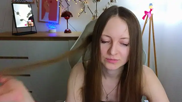 Snapshot of freya_nilsson chatting on 01.21.25 freya nilsson online show from 01.21.25