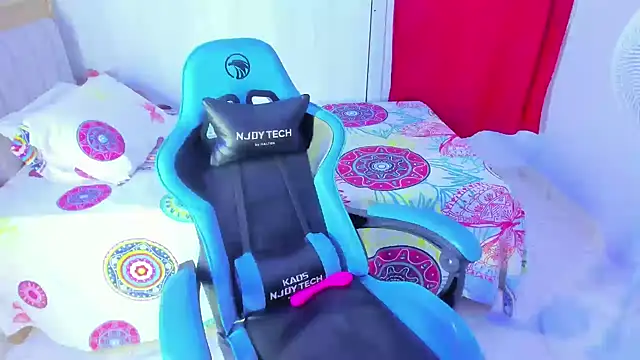 Lunastar02 online show from 11.18.25