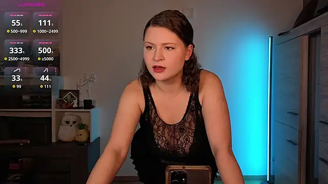 Snapshot of TinniAngel chatting on 01.12.26 TinniAngel online show from 01.12.26