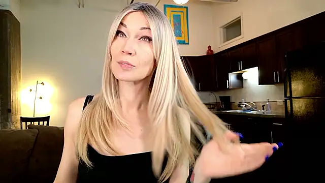 Snapshot of EveEnigma chatting on 12.05.24 EveEnigma online show from 12.05.24