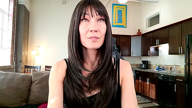 Snapshot of EveEnigma chatting on 12.18.24 EveEnigma online show from 12.18.24