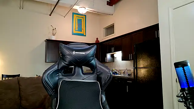 Snapshot of EveEnigma chatting on 12.23.24 EveEnigma online show from 12.23.24