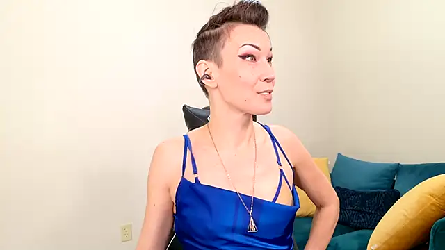 Snapshot of EveEnigma chatting on 02.05.25 EveEnigma online show from 02.05.25