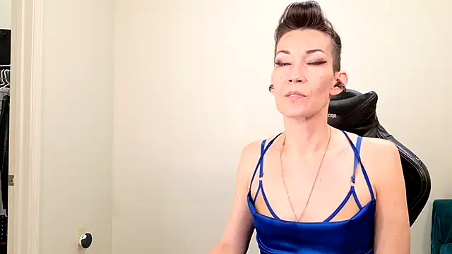 Snapshot of EveEnigma chatting on 02.06.25 EveEnigma online show from 02.06.25