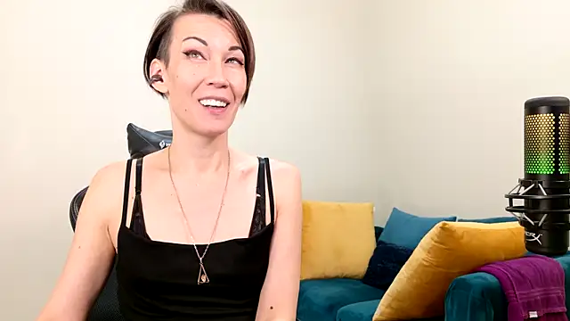 Snapshot of EveEnigma chatting on 02.13.25 EveEnigma online show from 02.13.25