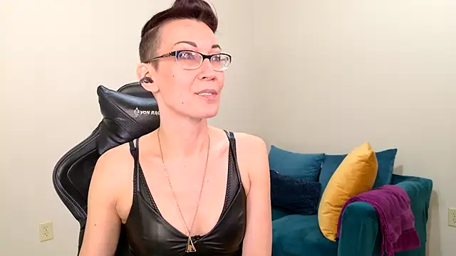 Snapshot of EveEnigma chatting on 02.20.25 EveEnigma online show from 02.20.25