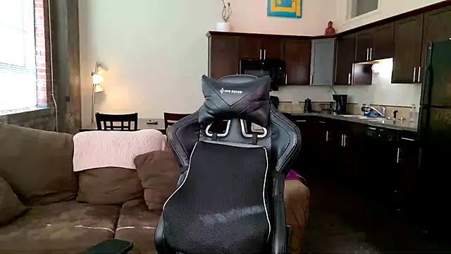 Snapshot of EveEnigma chatting on 02.27.25 EveEnigma online show from 02.27.25