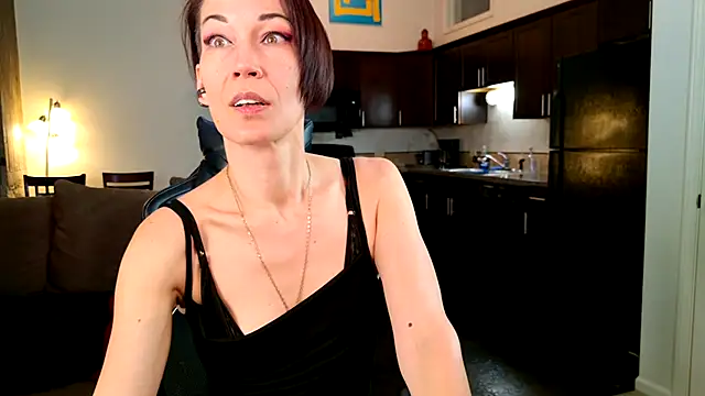 Snapshot of EveEnigma chatting on 03.04.25 EveEnigma online show from 03.04.25