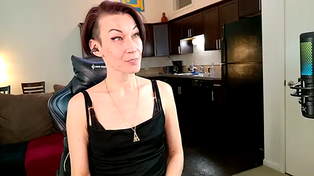 Snapshot of EveEnigma chatting on 03.05.25 EveEnigma online show from 03.05.25