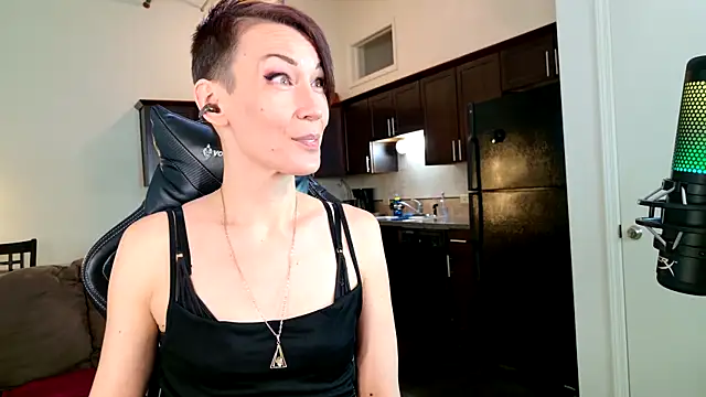 Snapshot of EveEnigma chatting on 03.22.25 EveEnigma online show from 03.22.25