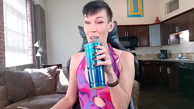 Snapshot of EveEnigma chatting on 09.12.25 EveEnigma online show from 09.12.25