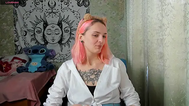 Cutie Adelia online show from 12.18.24