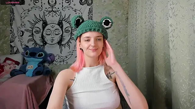 Cutie Adelia online show from 01.04.25