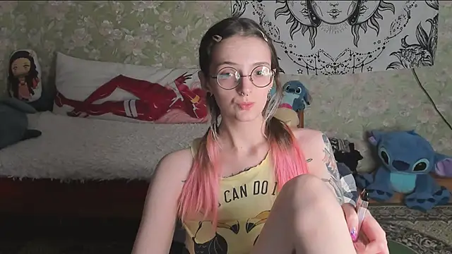 Cutie Adelia online show from 05.06.26
