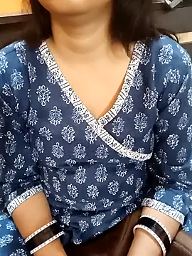 Snapshot of Diya_143 chatting on 02.20.25 Diya 143 online show from 02.20.25