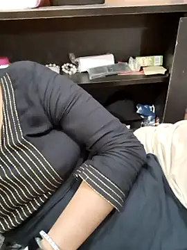 Snapshot of Diya_143 chatting on 03.04.25 Diya 143 online show from 03.04.25